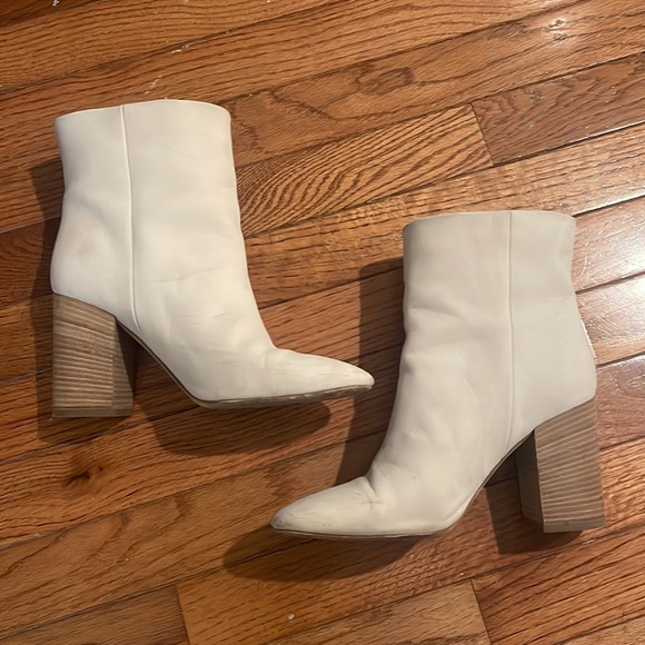 Vince “Felton Nubuck Ankle Boots” - Picture 2 of 8